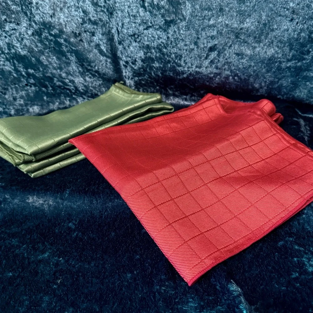 (8) Holiday Napkins - 4 Red/4 Green  - Muted Tones 16